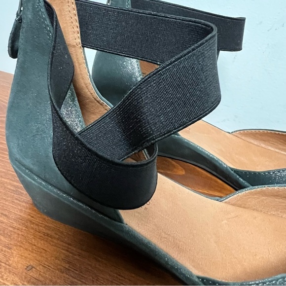 Gentle Souls Noa Leather Green Metallic Wedge Elastic Straps Round Toe Shoe 9.5 - Picture 5 of 12